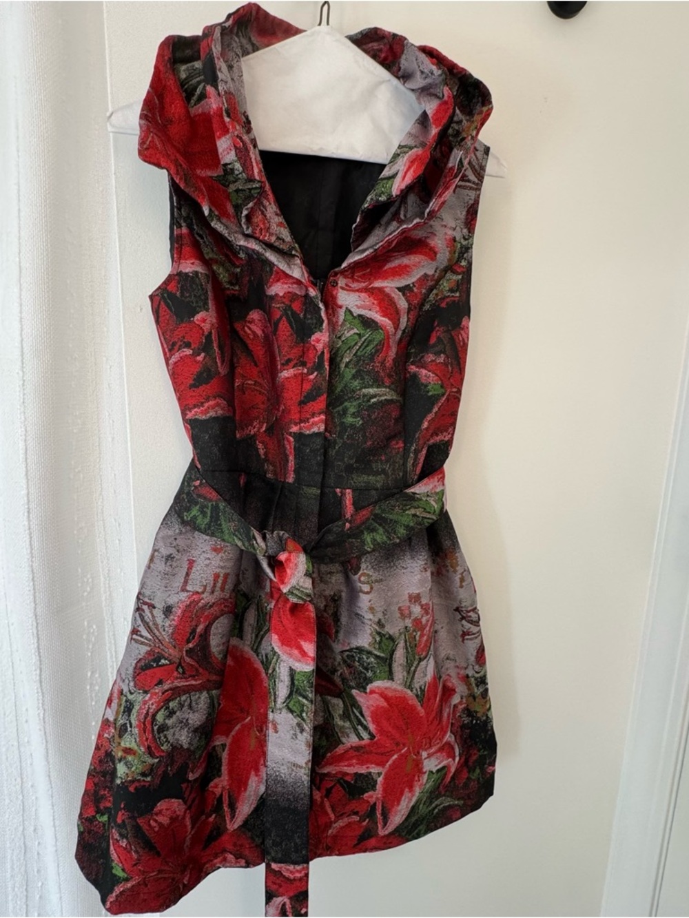Samuel Dong Black and Red Floral Jacquard Jacket
